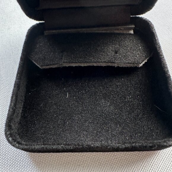 Vintage Macy's Jewelry Earring Display Case & Gift Box Black Velvet Presentation - Picture 12 of 16